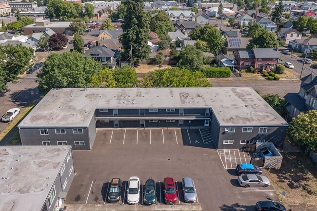 Building Photo - 208 SE 5th Ave