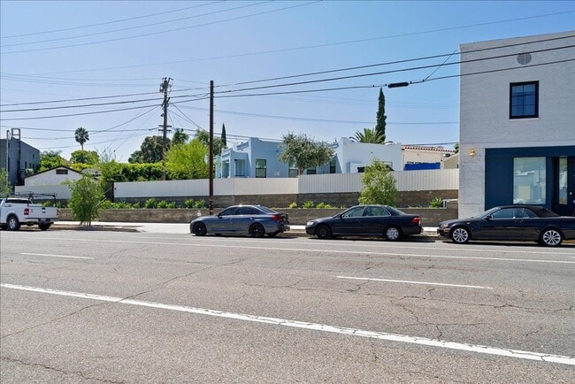 Building Photo - 3381 N Eagle Rock Blvd