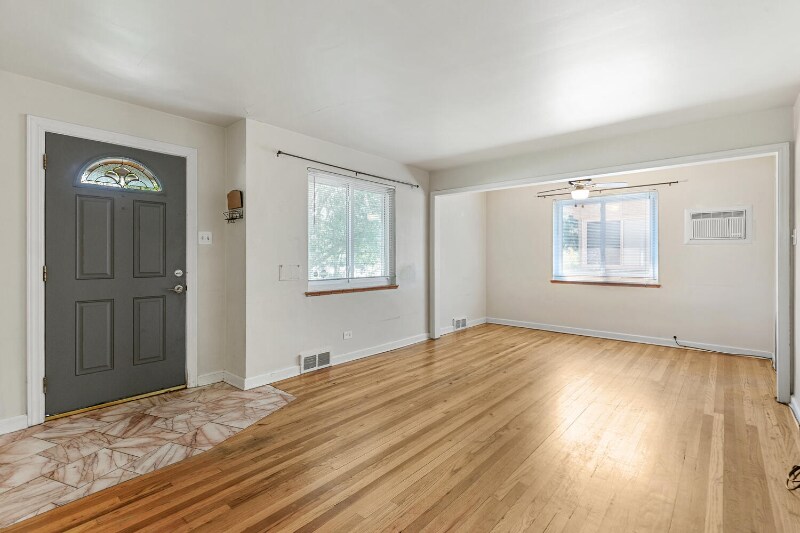 Building Photo - 1663 Poplar St