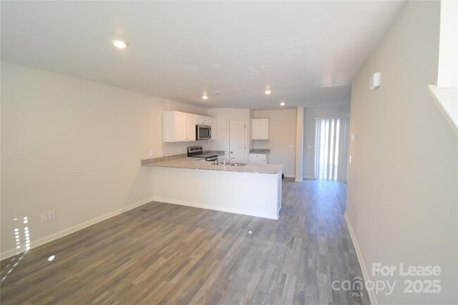 Building Photo - 569 Calvin Sowers Rd