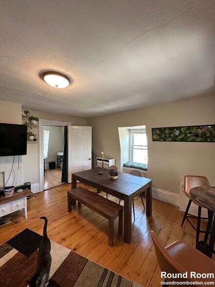 Building Photo - 282 Summer St