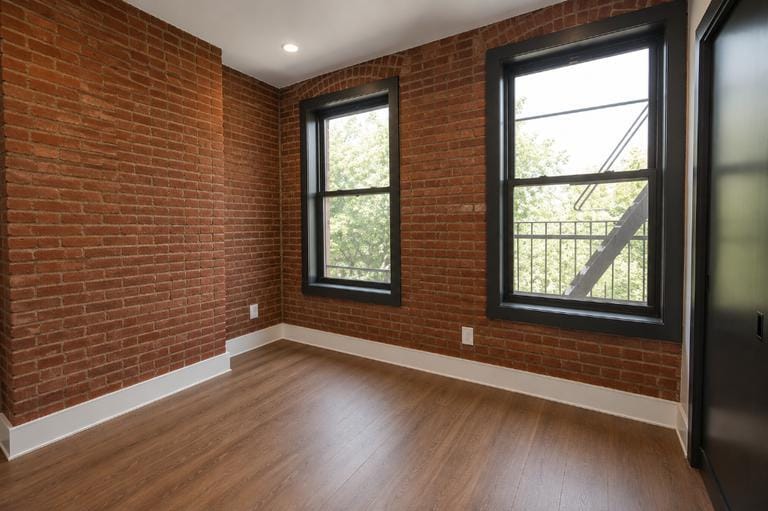 Building Photo - MOTT ST.