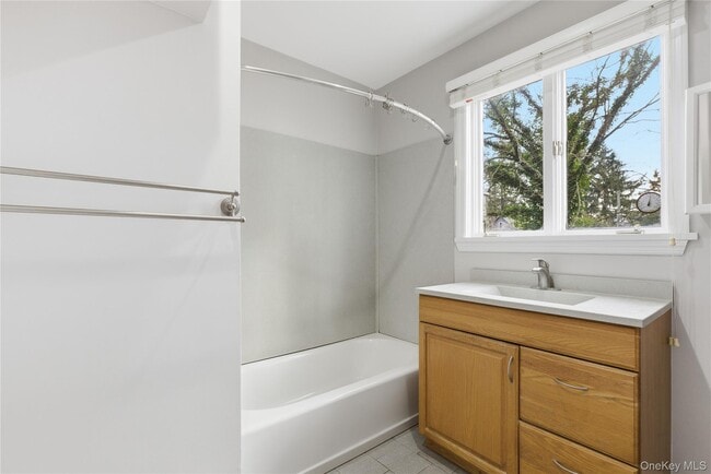 Building Photo - 62 Van Wyck St