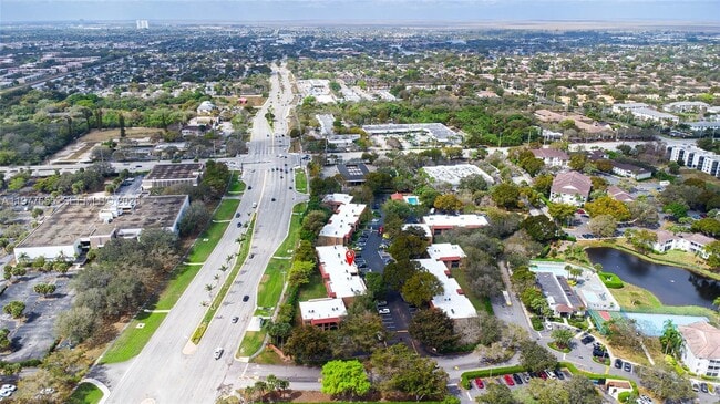 Building Photo - 8600 NW 34th Pl