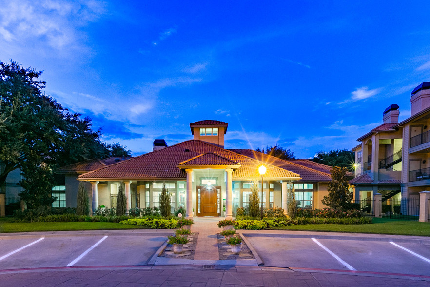 Building Photo - St. Andrews at River Park Apartments