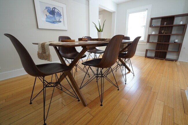 Building Photo - 1007 12th Ave N