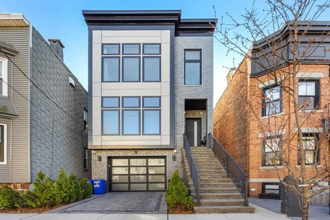 Building Photo - 121 Prospect St