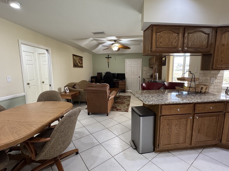 Building Photo - 939 St Andrews Blvd