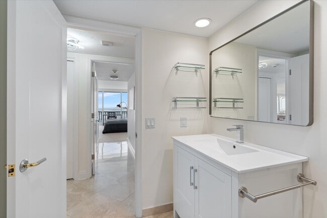 Building Photo - 2200 S Ocean Ln