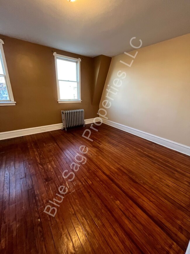 Building Photo - Beautiful 3 Bedroom 1 Bath in Upper Darby!