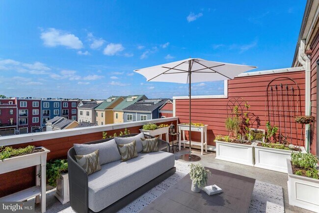 Building Photo - 2004 Potomac Ave