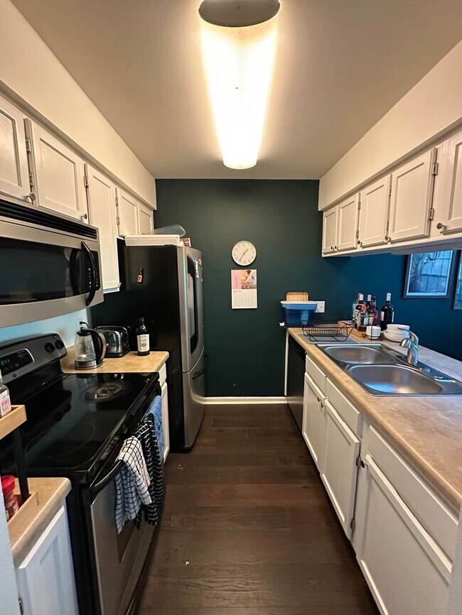 Building Photo - 505 Gooseneck Dr