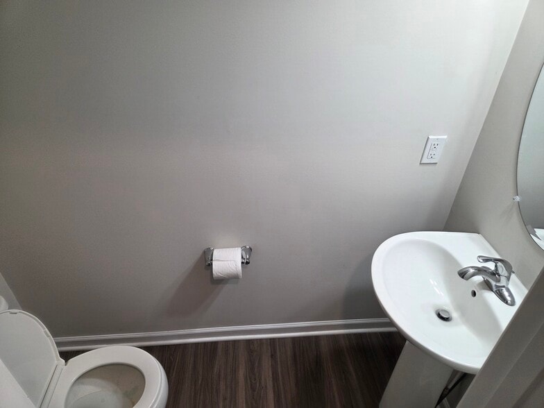 Main floor half bath - 128 Loblolly Dr