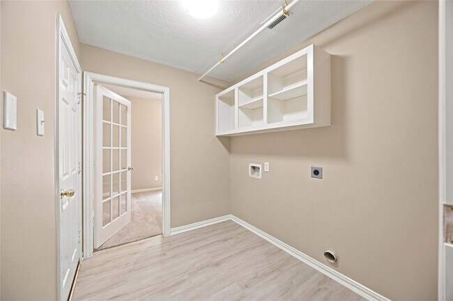 Building Photo - 14715 Golden Bough Ln