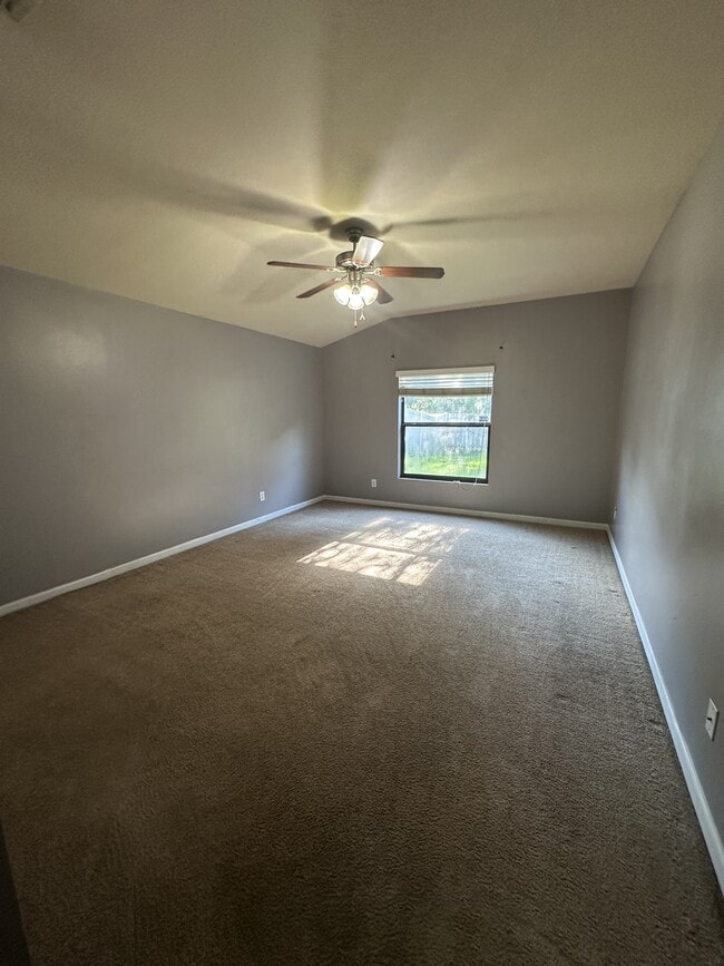 Building Photo - 464 Dryden Cir