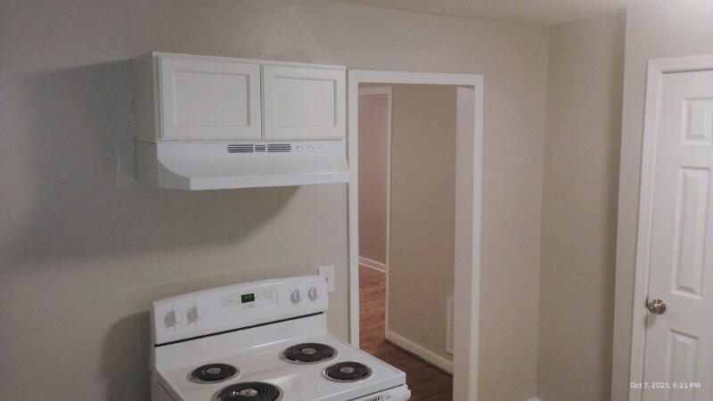 Building Photo - 1332 Fernwood Dr