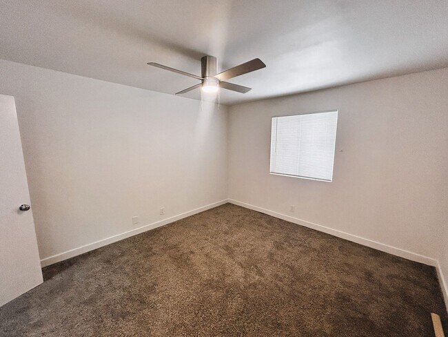 Building Photo - 1 MONTH FREE RENT! Scottsdale/Tempe Beautifully Remodeled 3 bed 2 bath with Yard!