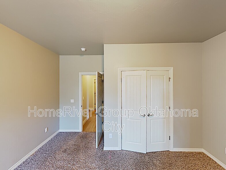 Building Photo - 15300 SE 57th St