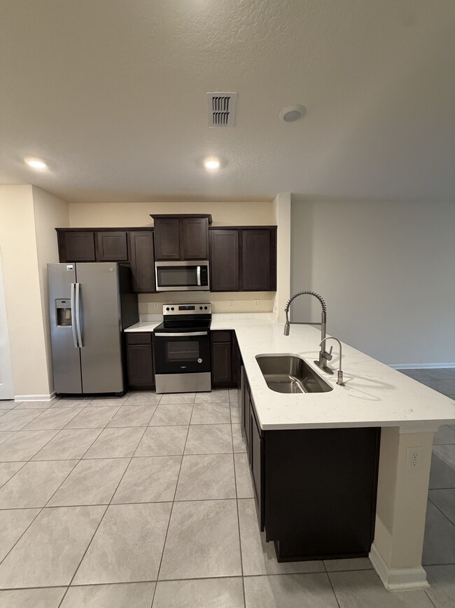 Building Photo - 9507 Star Dr