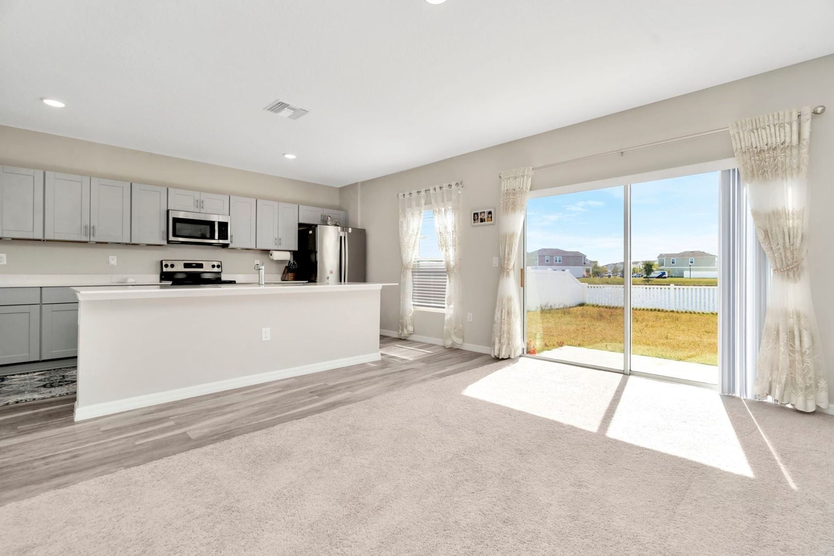 Building Photo - 12811 Twin Bridges Dr