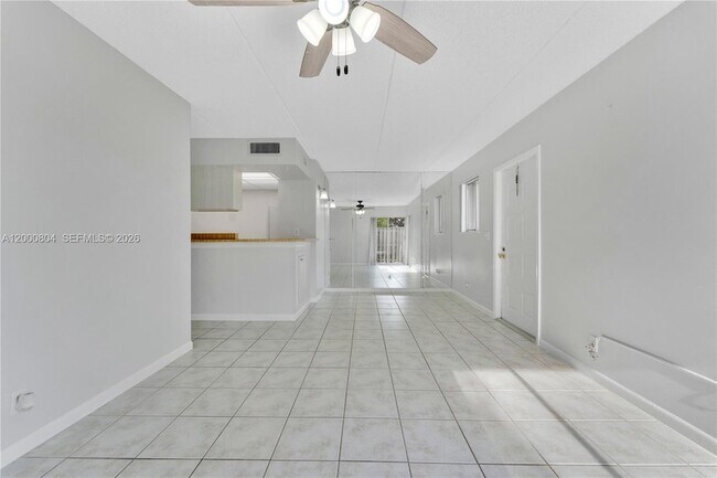 Building Photo - 1799 Fairview Villas Dr