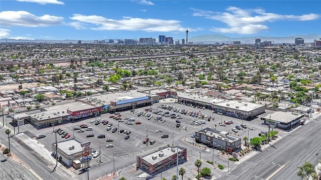 Building Photo - 2016 Linden Ave