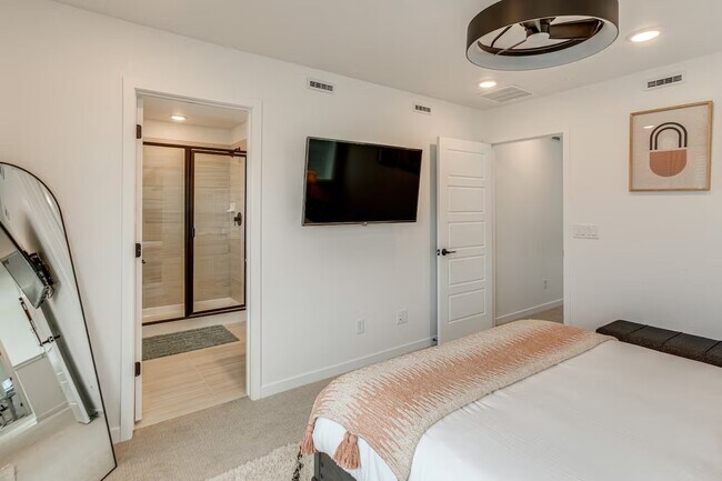 Building Photo - 21176 E 62nd Dr