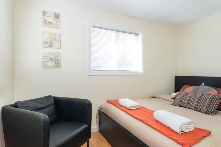 Building Photo - 17 Oxford Cir