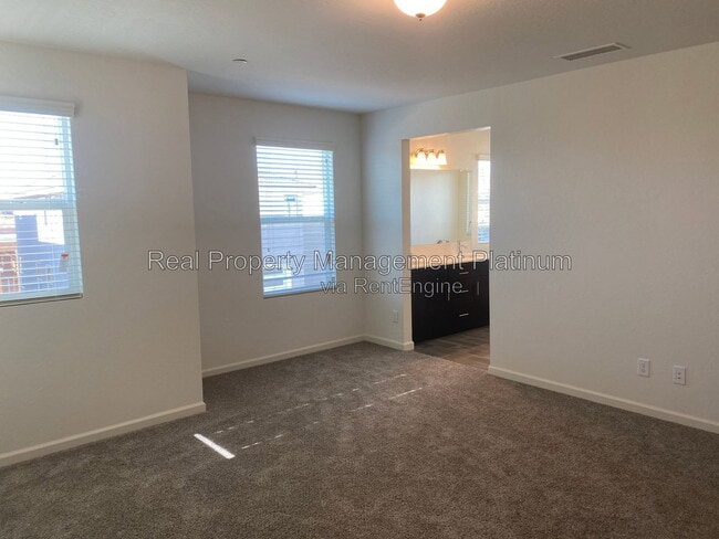 Building Photo - 3736 Longford Way