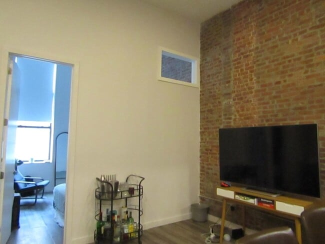 Building Photo - 139 Newark Ave