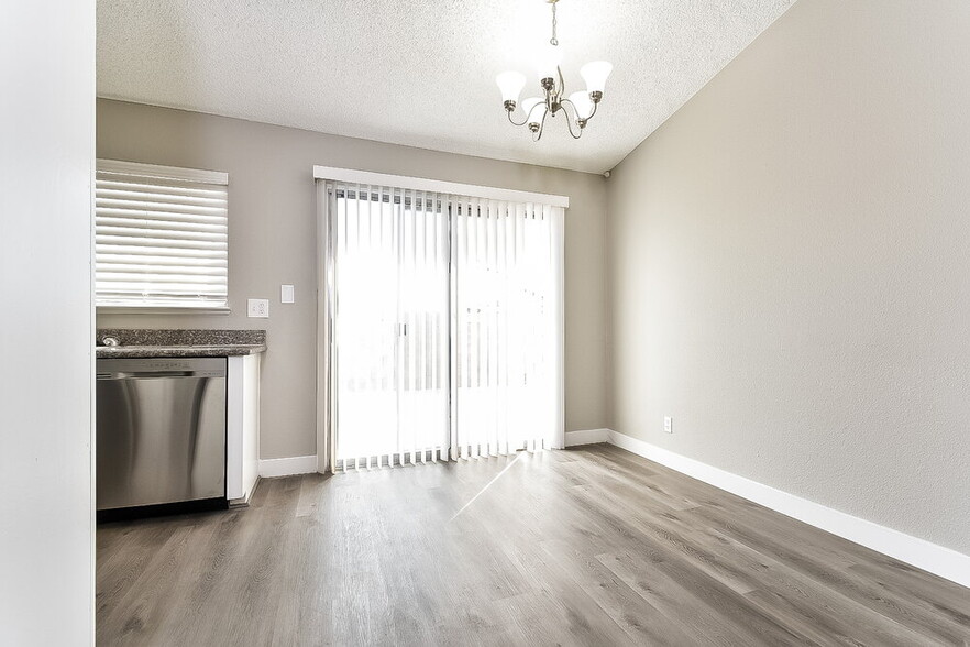 Building Photo - 4361 Faberge Ave