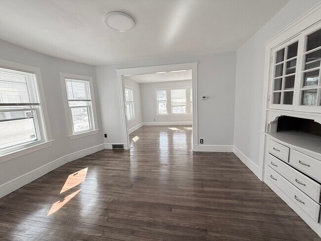 Building Photo - 204 Farrington St