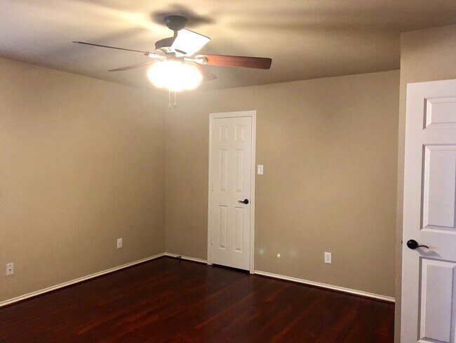 Building Photo - 4 Bedroom in South Lubbock