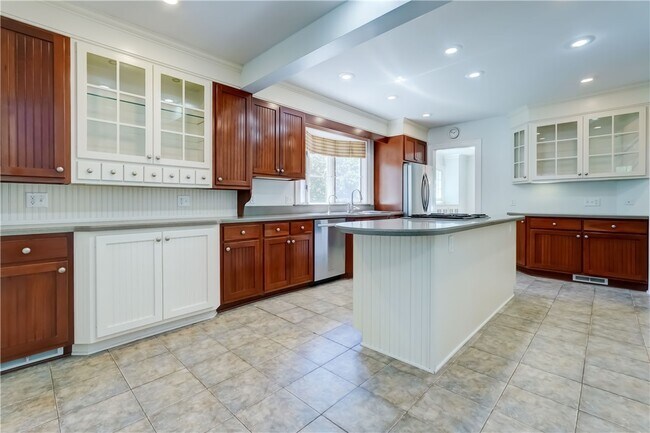 Building Photo - 106 Ellingwood Dr