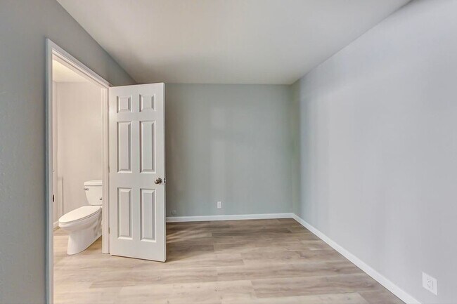 Building Photo - 2240 Angela Ct