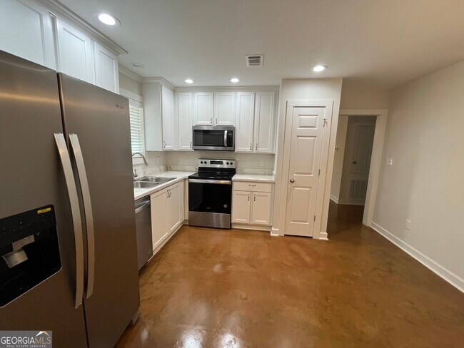 Building Photo - 1112 3rd St