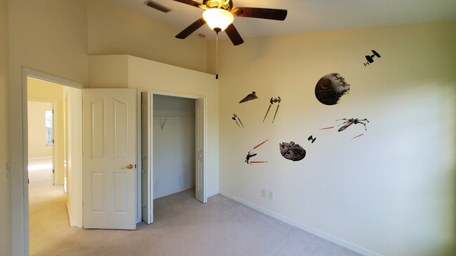 Building Photo - 3013 Pointeview Dr