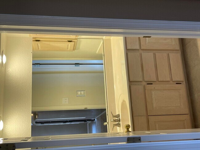 Building Photo - 1416 Black Ridge Dr