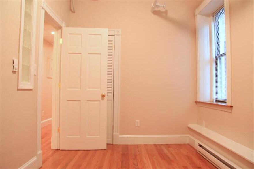 Building Photo - 878 Massachusetts Ave