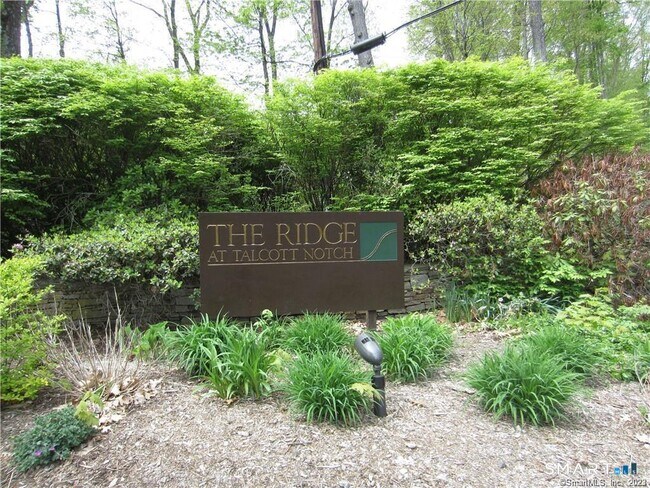 Building Photo - 8 Staunton Ct