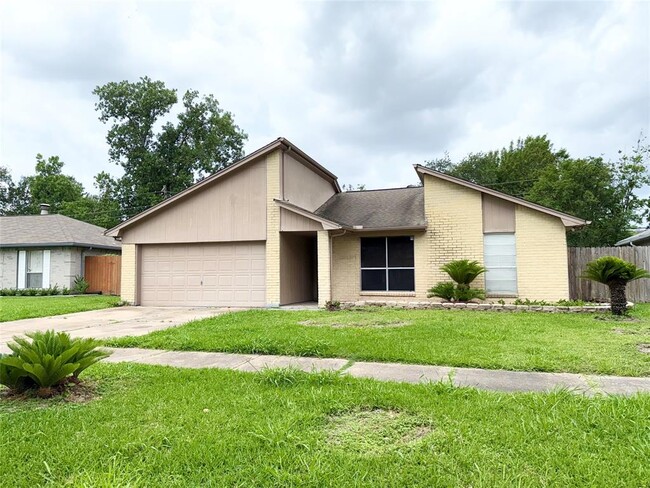 Building Photo - 10202 Hollow Canyon Dr