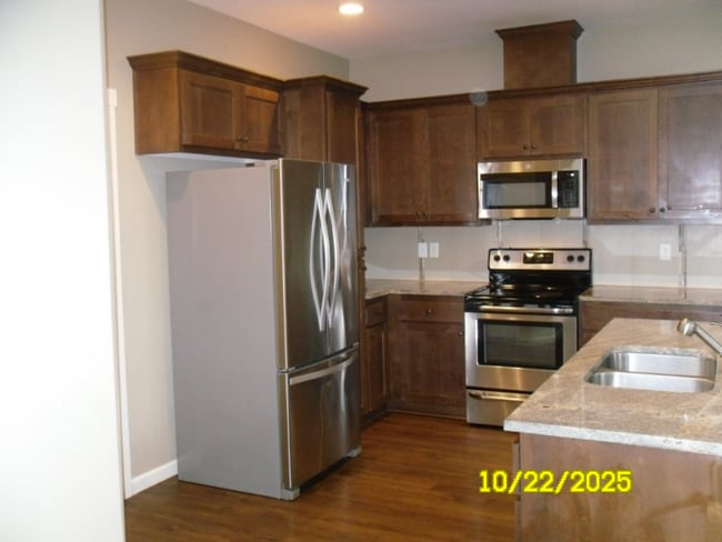 Building Photo - 4300 NE 34th Cir