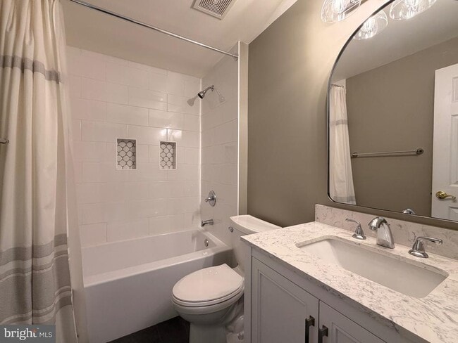 Building Photo - 43086 Shadow Terrace