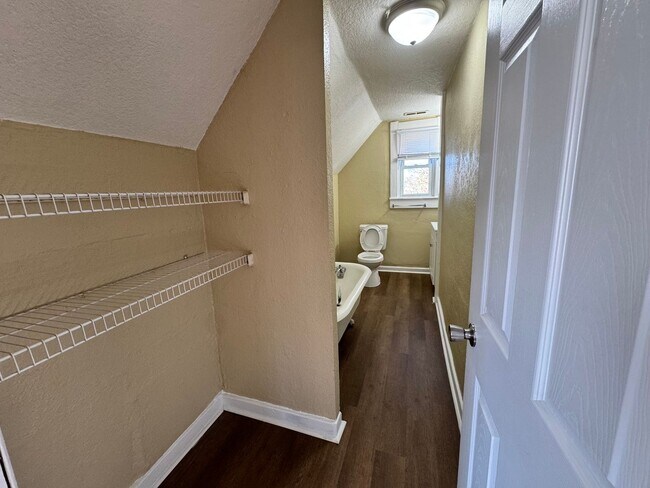 Building Photo - 2807 Chestnut St