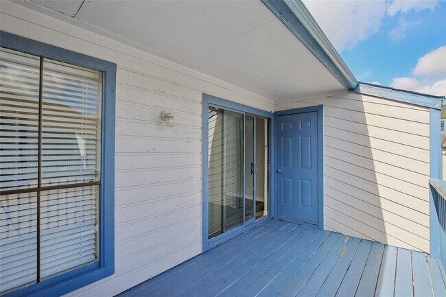Building Photo - 13151 Walden Rd
