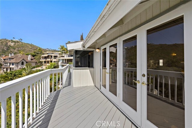 Building Photo - 665 Temple Hills Dr