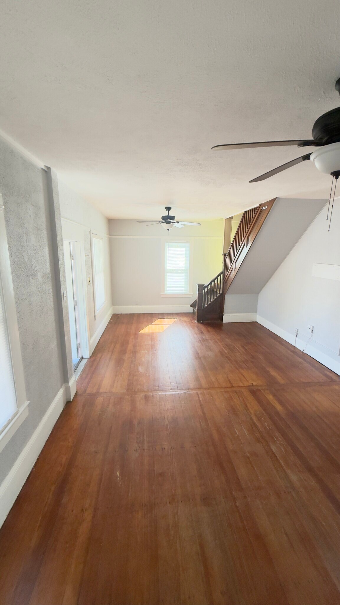View of the family room - 136 S Peninsula Dr