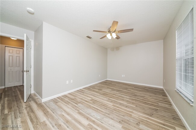 Building Photo - 4816 Pompano Rd