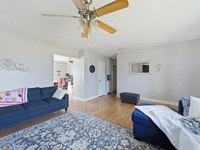 Building Photo - 900 Cortez Dr