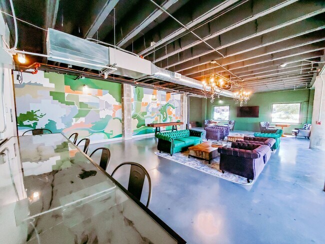 Building Photo - Dahlman Flats - Little Italy One Bedroom